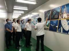 <b><font color='#0000FF'>东莞市委书记肖亚非一行参观考察银川黎宇喷涂技术服务有限公司半导体</font></b>